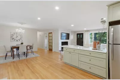 334 Rogers St, Lowell, MA 01852 - Photo 16