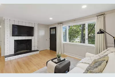 334 Rogers St, Lowell, MA 01852 - Photo 4