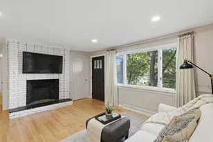334 Rogers St, Lowell, MA 01852 - Photo 4