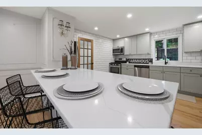 334 Rogers St, Lowell, MA 01852 - Photo 10