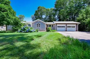 14 Crapo St, Marion, MA 02738 - Photo 1
