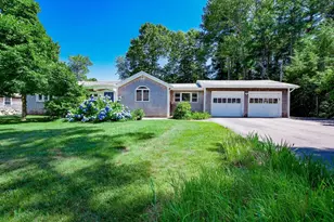 14 Crapo St, Marion, MA 02738 - Photo 2