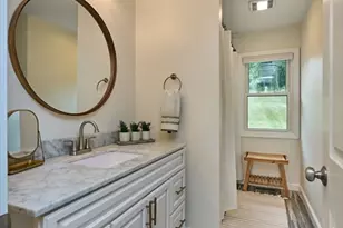 194 Pleasant St, East Longmeadow, MA 01028 - Photo 8