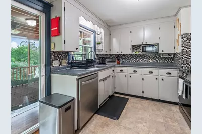 49 Newton Hts, Leominster, MA 01453 - Photo 12