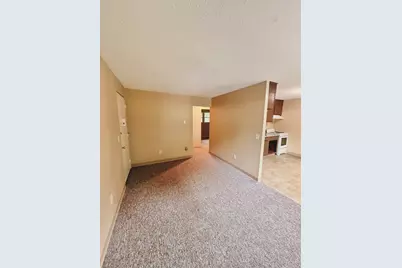 4 Pell St #7, Ludlow, MA 01056 - Photo 4