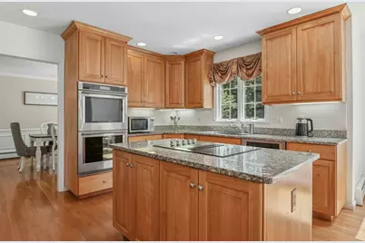 10 Burnett Road, Southborough, MA 01772 - Photo 10