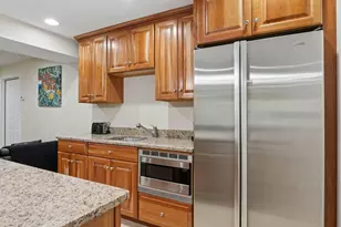 10 Burnett Rd, Southborough, MA 01772 - Photo 32