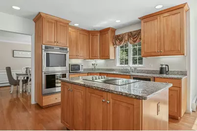 10 Burnett Road, Southborough, MA 01772 - Photo 10