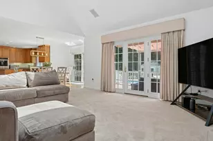 10 Burnett Rd, Southborough, MA 01772 - Photo 18