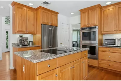 10 Burnett Road, Southborough, MA 01772 - Photo 12