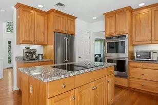 10 Burnett Rd, Southborough, MA 01772 - Photo 12