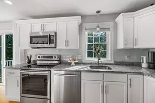19 Green St, Berkley, MA 02779 - Photo 6