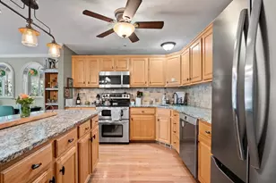 70 Bridle Cross Rd, Fitchburg, MA 01420 - Photo 4