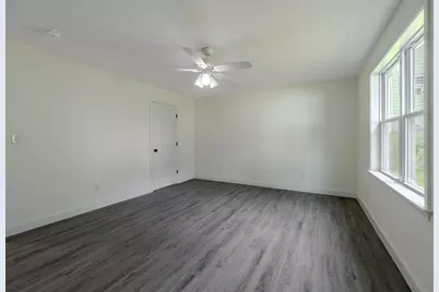 109 Navy Yard Rd, Dracut, MA 01826 - Photo 6