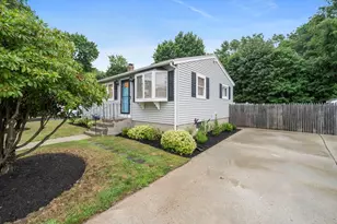 136 Pond St, Rockland, MA 02370 - Photo 2