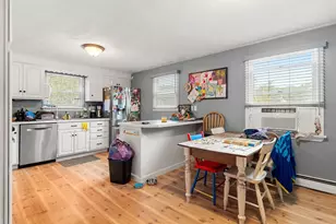 8 Windsor Ln, Gloucester, MA 01930 - Photo 6