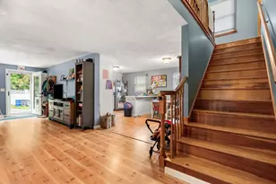 8 Windsor Ln, Gloucester, MA 01930 - Photo 14