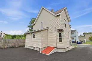 52 Lebanon St, Springfield, MA 01109 - Photo 38
