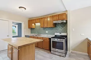 52 Lebanon St, Springfield, MA 01109 - Photo 16