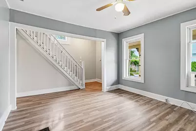 52 Lebanon St, Springfield, MA 01109 - Photo 8