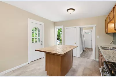 52 Lebanon St, Springfield, MA 01109 - Photo 18