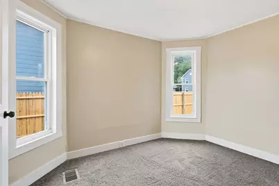 52 Lebanon St, Springfield, MA 01109 - Photo 10