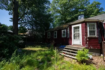 35 Coolidge Park, Wakefield, MA 01880 - Photo 2