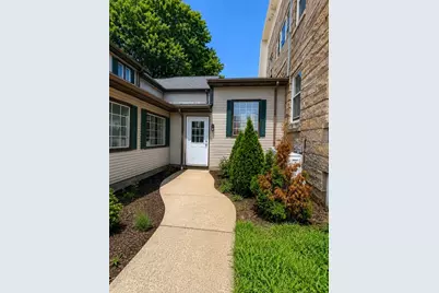 1049 Pleasant St #4, New Bedford, MA 02740 - Photo 4