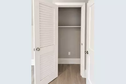 1049 Pleasant St #4, New Bedford, MA 02740 - Photo 12