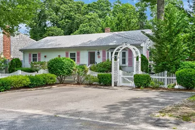 25 Deepwood Dr, Falmouth, MA 02536 - Photo 2