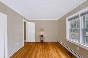 36 Myrtle Ave, Newburyport, MA 01950 - Photo 14