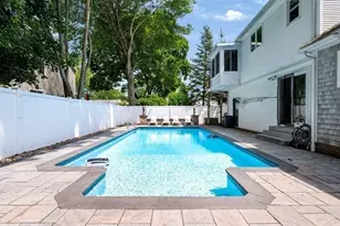 36 Myrtle Ave, Newburyport, MA 01950 - Photo 1