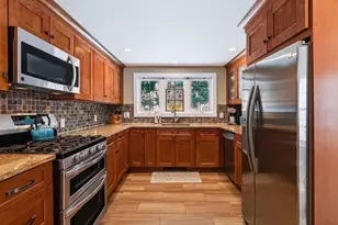 36 Myrtle Ave, Newburyport, MA 01950 - Photo 4