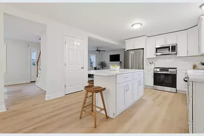 18 Bullard Ave, Worcester, MA 01605 - Photo 10