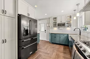 90 Forest St, Melrose, MA 02176 - Photo 26