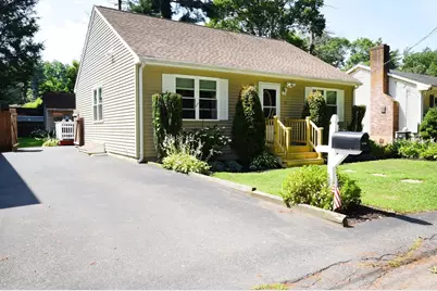 34 Thirteenth Ave, Halifax, MA 02338 - Photo 2