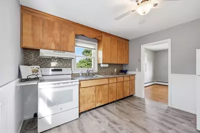 17 Keddy Street, Springfield, MA 01109 - Photo 6