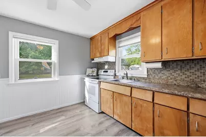 17 Keddy Street, Springfield, MA 01109 - Photo 8