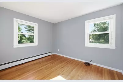 17 Keddy Street, Springfield, MA 01109 - Photo 12