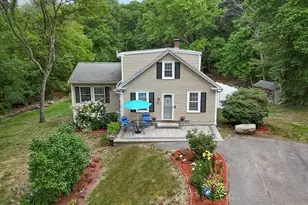 165 Astle St, Tewksbury, MA 01876 - Photo 2