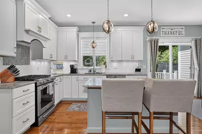10 Sterling Ct, Northborough, MA 01532 - Photo 4