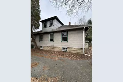 15 Conway St, Beverly, MA 01915 - Photo 4