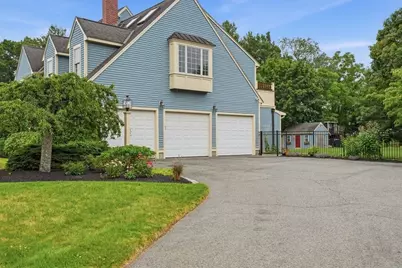 7 Rising Sun Ln, West Bridgewater, MA 02379 - Photo 2