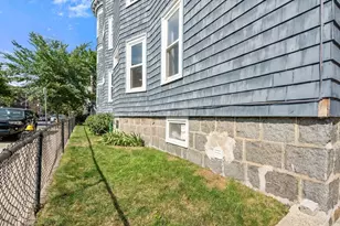 26 Hinckley St, Boston, MA 02125 - Photo 20
