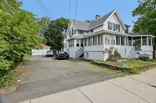 16 Underhill St, Winthrop, MA 02152 - Photo 8
