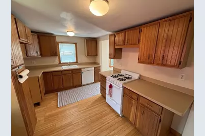 24 Myrtle St, Weymouth, MA 02189 - Photo 4