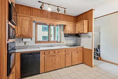 108 Grape St, Chicopee, MA 01013 - Photo 8