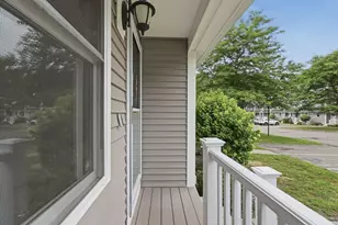 212 Bayberry Hill Ln, Leominster, MA 01453 - Photo 2