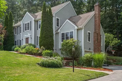 7 Evergreen Ln, Sturbridge, MA 01518 - Photo 2