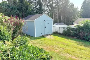 22 Pelican Ave, Worcester, MA 01605 - Photo 12